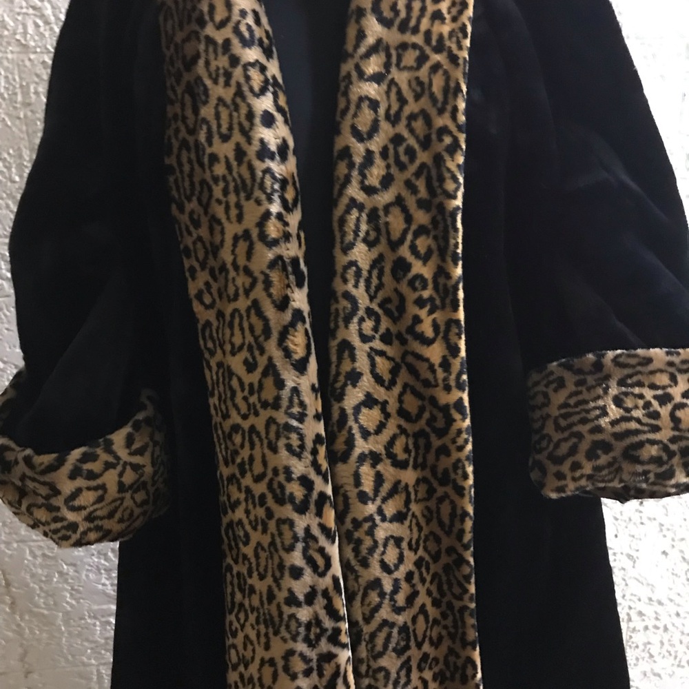 Black  Faux Fur w/ leopard trim detail
